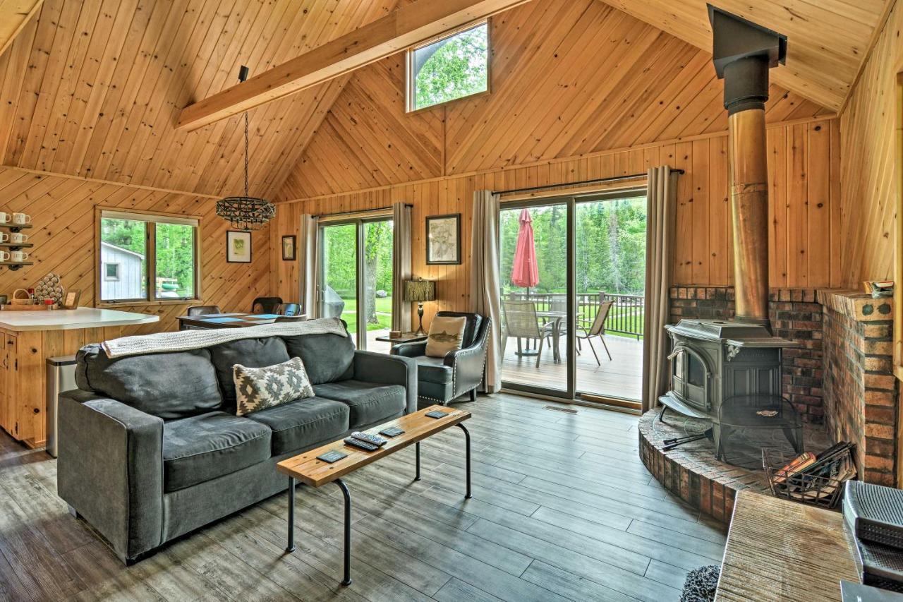 Riverfront Traverse City Cabin Fish, Kayak And Tube Εξωτερικό φωτογραφία