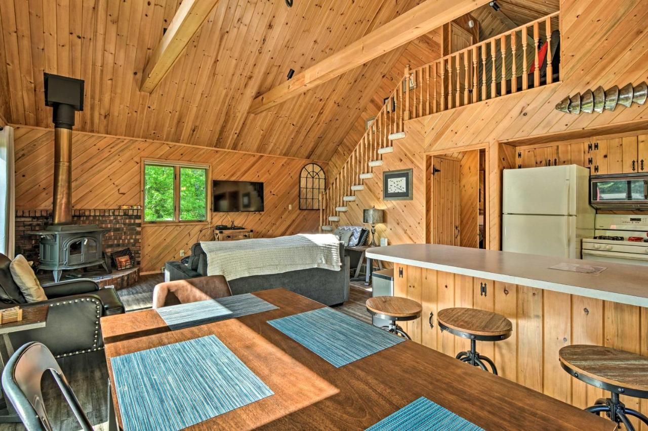 Riverfront Traverse City Cabin Fish, Kayak And Tube Εξωτερικό φωτογραφία