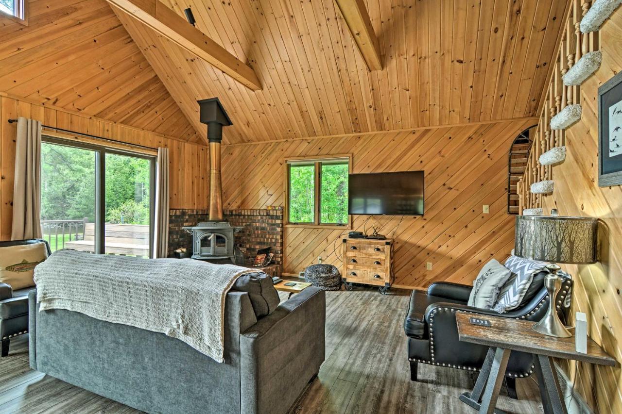 Riverfront Traverse City Cabin Fish, Kayak And Tube Εξωτερικό φωτογραφία