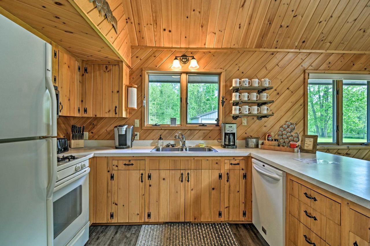 Riverfront Traverse City Cabin Fish, Kayak And Tube Εξωτερικό φωτογραφία