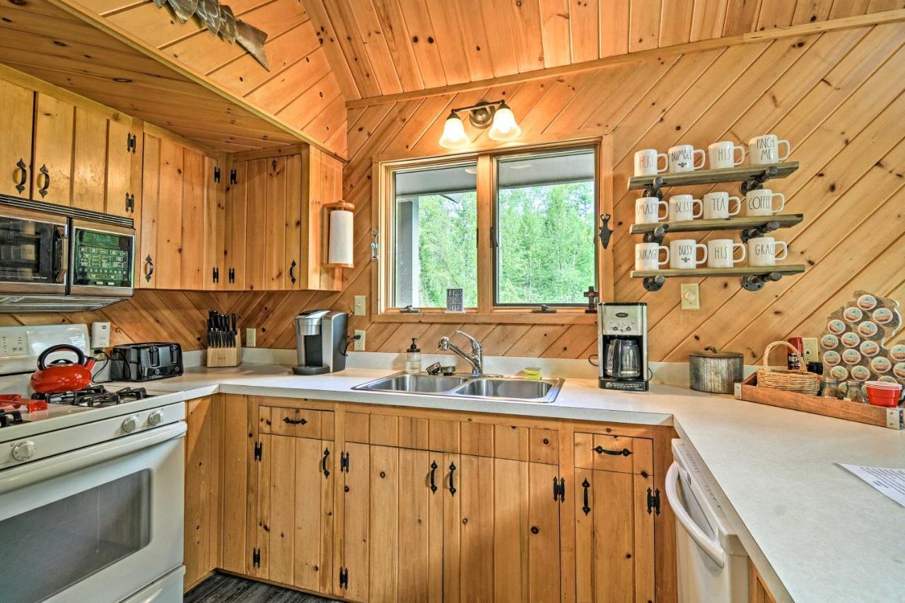 Riverfront Traverse City Cabin Fish, Kayak And Tube Εξωτερικό φωτογραφία