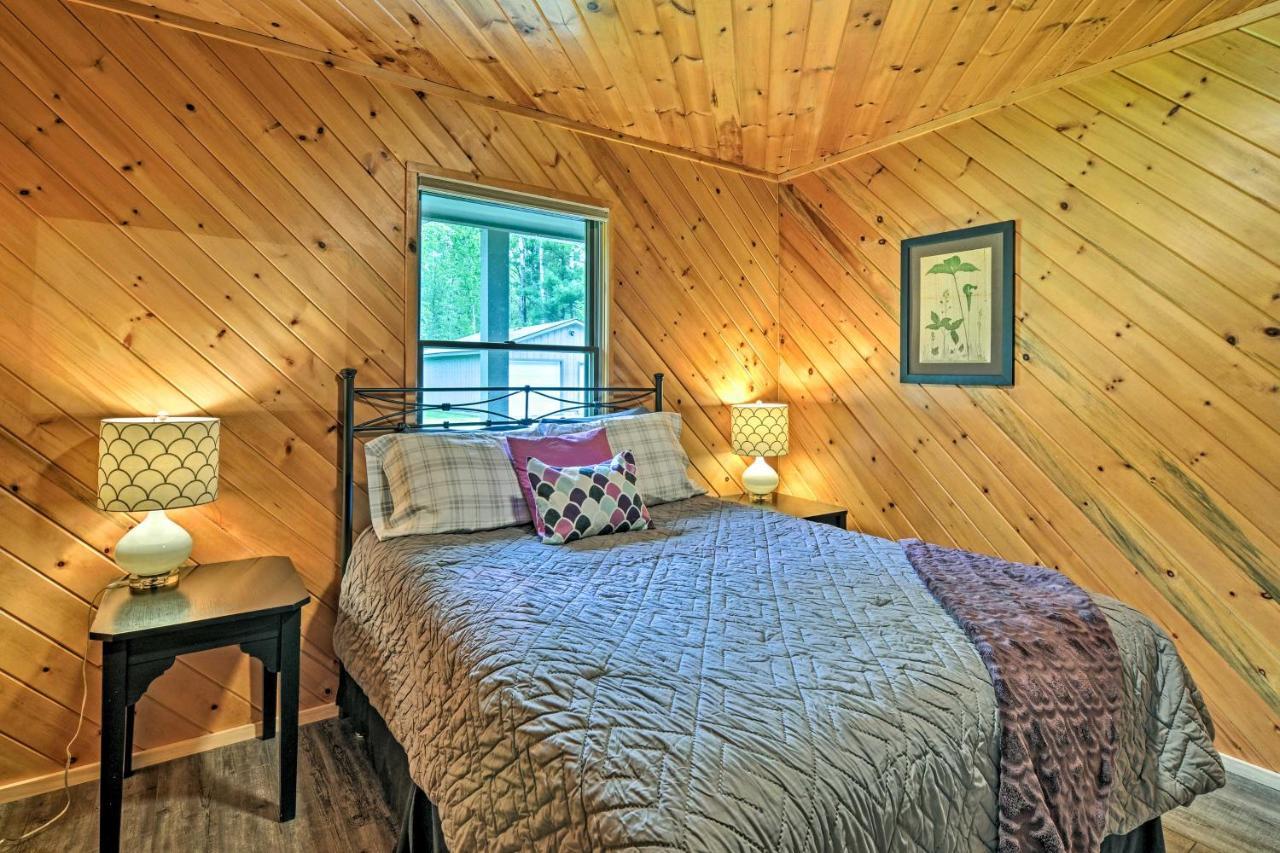 Riverfront Traverse City Cabin Fish, Kayak And Tube Εξωτερικό φωτογραφία
