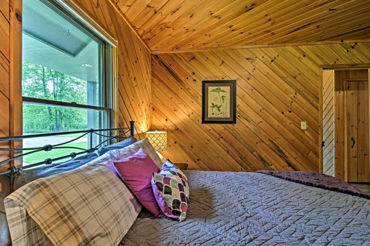 Riverfront Traverse City Cabin Fish, Kayak And Tube Εξωτερικό φωτογραφία