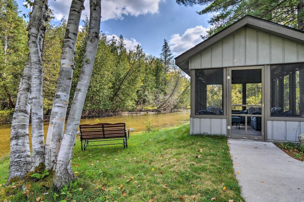 Riverfront Traverse City Cabin Fish, Kayak And Tube Εξωτερικό φωτογραφία