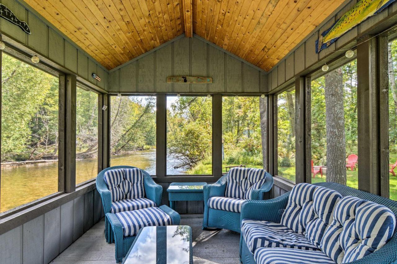 Riverfront Traverse City Cabin Fish, Kayak And Tube Εξωτερικό φωτογραφία