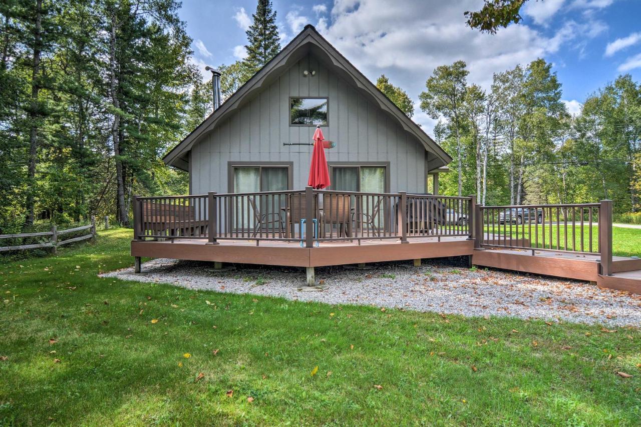 Riverfront Traverse City Cabin Fish, Kayak And Tube Εξωτερικό φωτογραφία